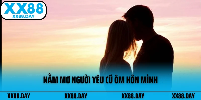 nam-mo-nguoi-yeu-cu-om-hon-minh
